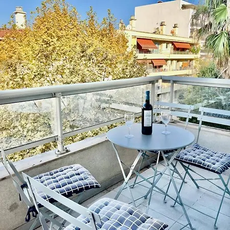Eden Blue Yourhosthelper Appartement